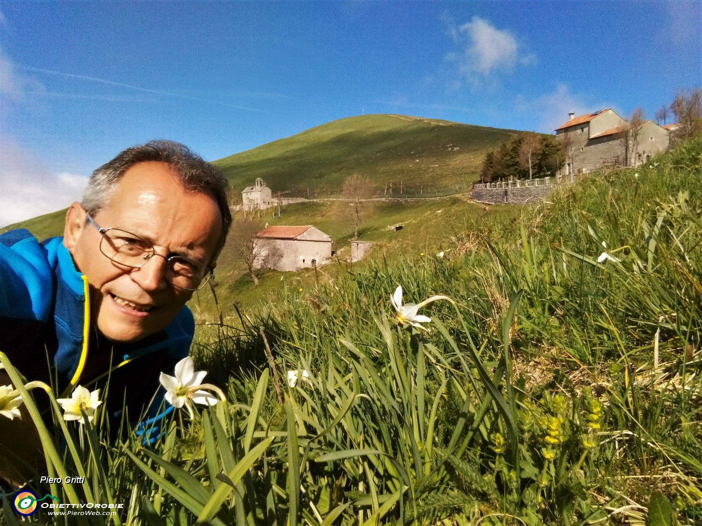 03 Vista sulla Chiesetta e sulla cima del Linzone  .jpg